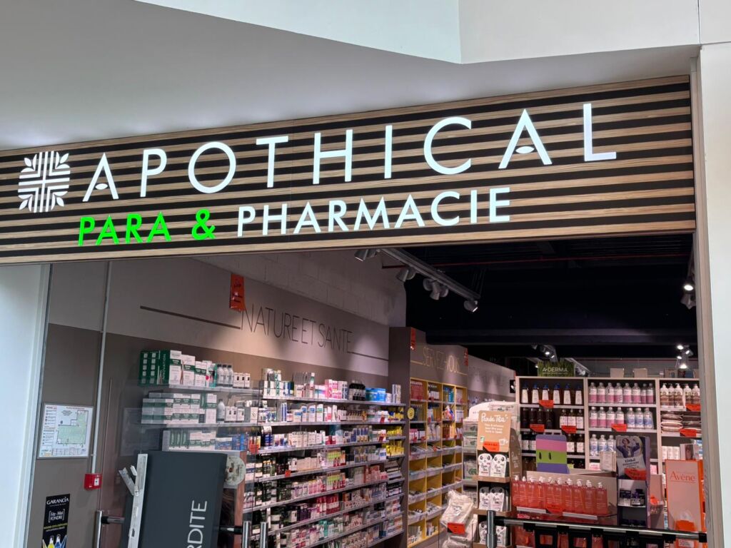 PHARMACIE ANDREWSKI ENSEIGNES SUR MESURE CAISSON LUMINEUX