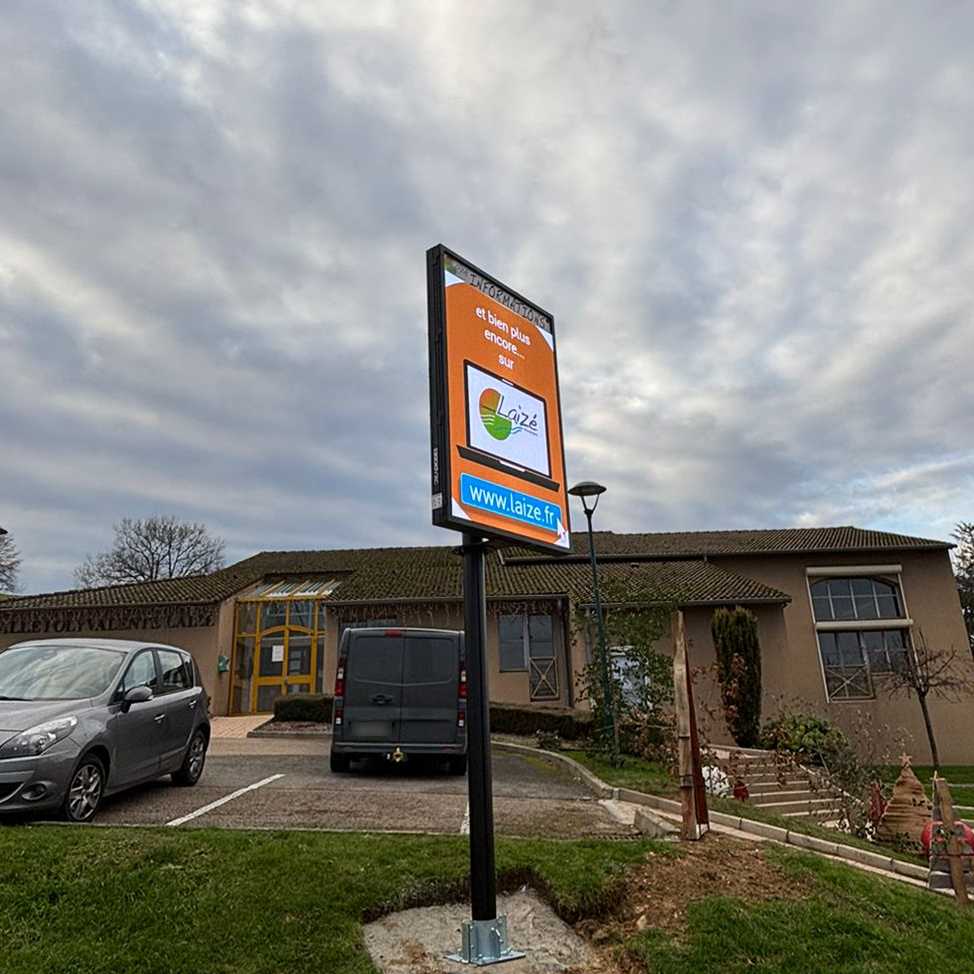 Mairie de Laizé 1 Ecran LEDs TOPCOLOR simple face sur mât PITCH 4 mm