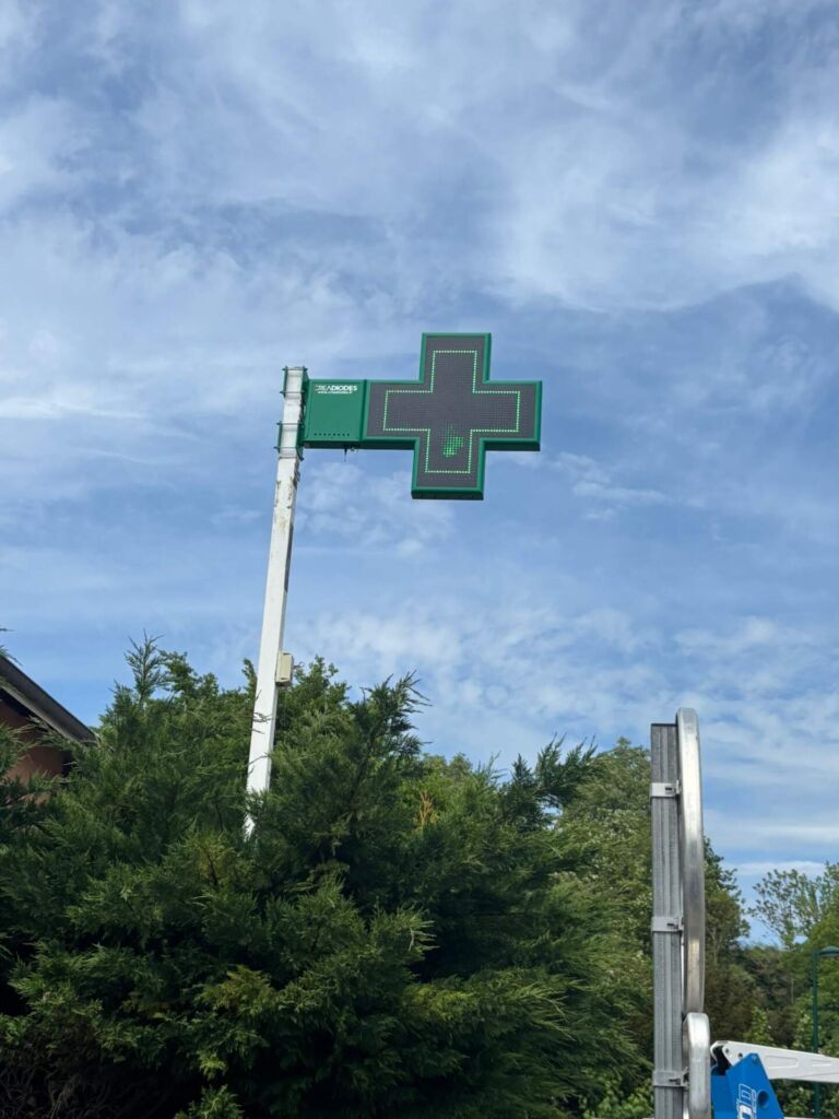 PHARMACIE BALLET 1 croix GALATINA double face verte